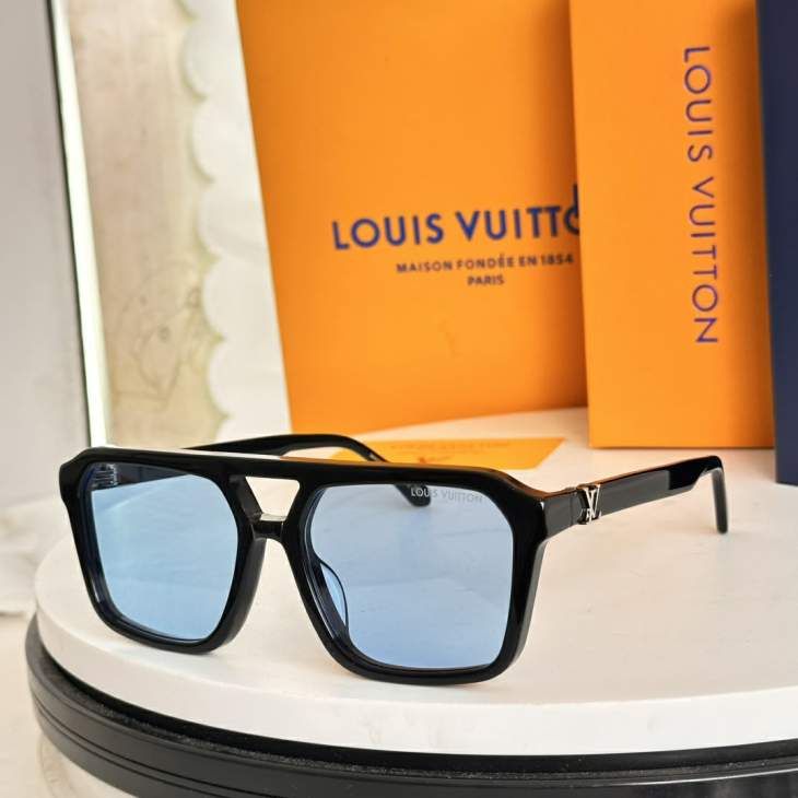 Picture of Louis Vuitton Sunglasses _SKUfw76720995fw